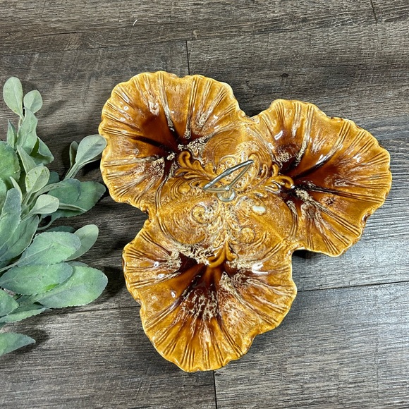 Wade of California Other - Wade of California Amber 3-Leaf Dish